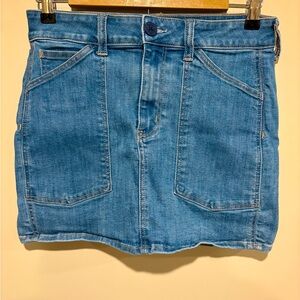 size 6 American Eagle mini skirt